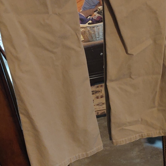 EUC Tommy Hilfiger khaki's - Picture 2 of 6